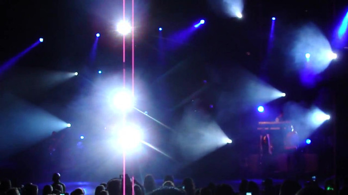 Entrance and All Night Long- Demi Lovato 02836