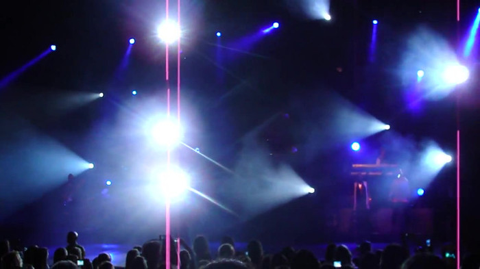 Entrance and All Night Long- Demi Lovato 02850