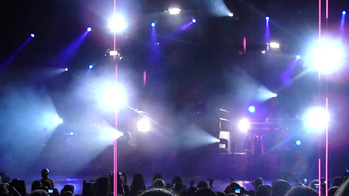 Entrance and All Night Long- Demi Lovato 02905