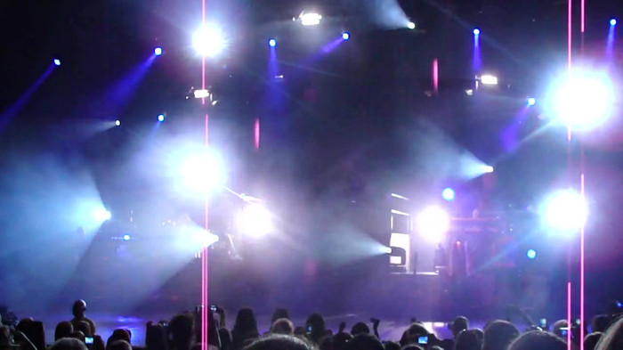 Entrance and All Night Long- Demi Lovato 02906