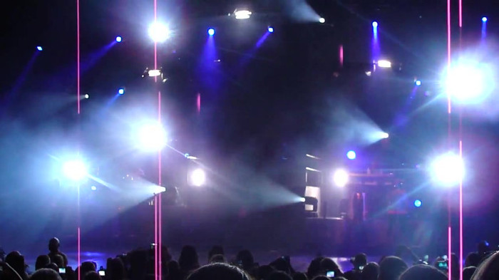 Entrance and All Night Long- Demi Lovato 02941 Entrance and All Night Long- Demi Lovato 02941
