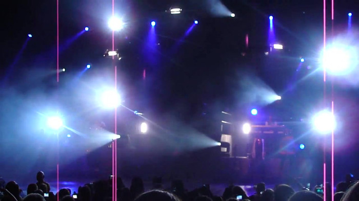 Entrance and All Night Long- Demi Lovato 02946 Entrance and All Night Long- Demi Lovato 02946