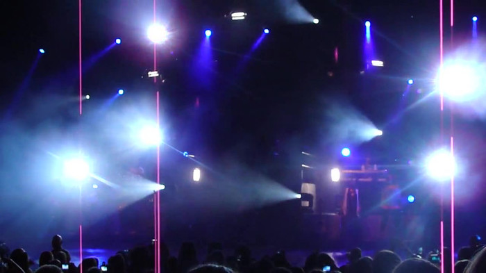 Entrance and All Night Long- Demi Lovato 02952 Entrance and All Night Long- Demi Lovato 02952