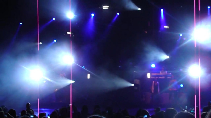 Entrance and All Night Long- Demi Lovato 02958 Entrance and All Night Long- Demi Lovato 02958