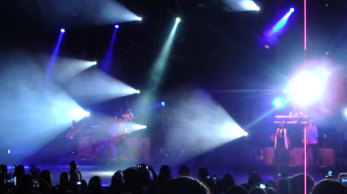 Entrance and All Night Long- Demi Lovato 03096