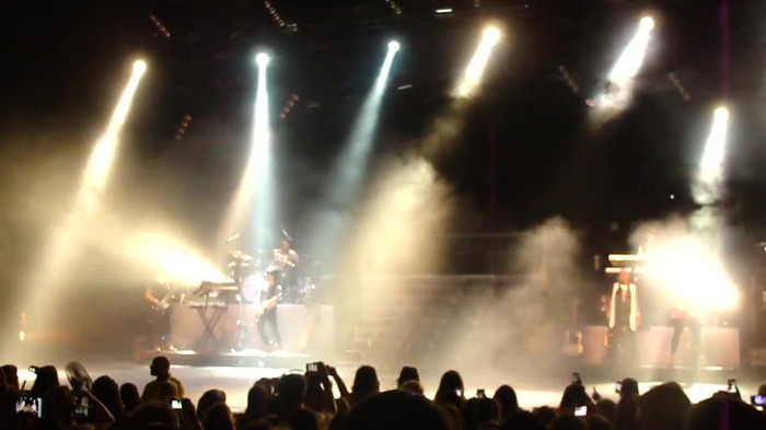 Entrance and All Night Long- Demi Lovato 03158
