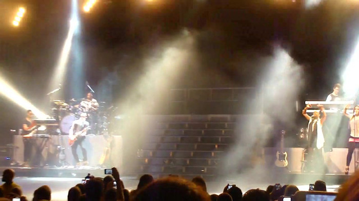 Entrance and All Night Long- Demi Lovato 03566