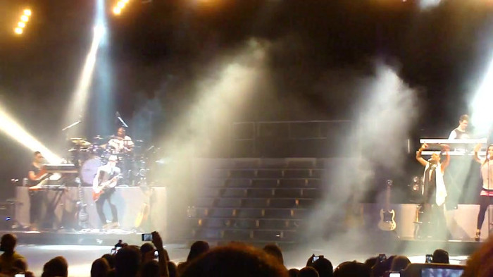 Entrance and All Night Long- Demi Lovato 03569