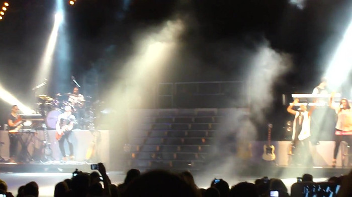 Entrance and All Night Long- Demi Lovato 03592