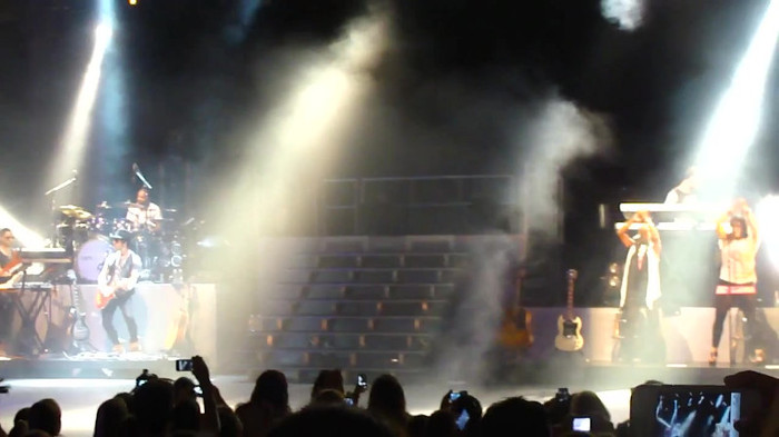 Entrance and All Night Long- Demi Lovato 03610