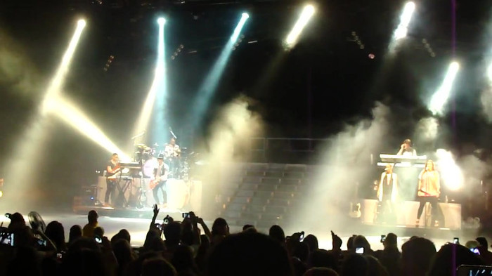Entrance and All Night Long- Demi Lovato 03278