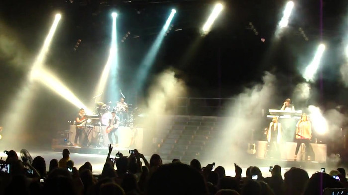 Entrance and All Night Long- Demi Lovato 03279