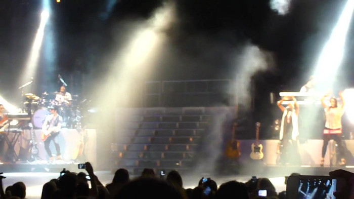 Entrance and All Night Long- Demi Lovato 03613