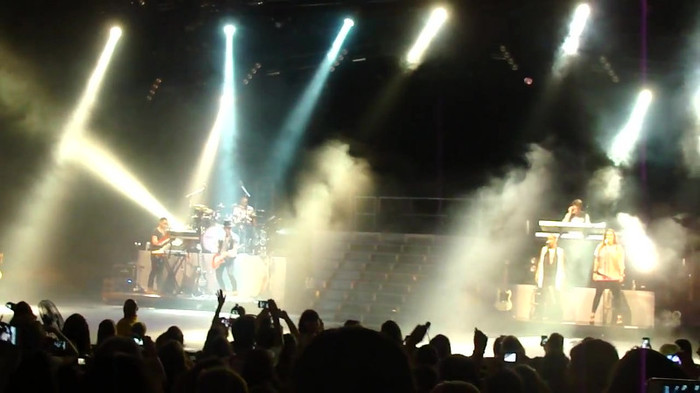 Entrance and All Night Long- Demi Lovato 03283