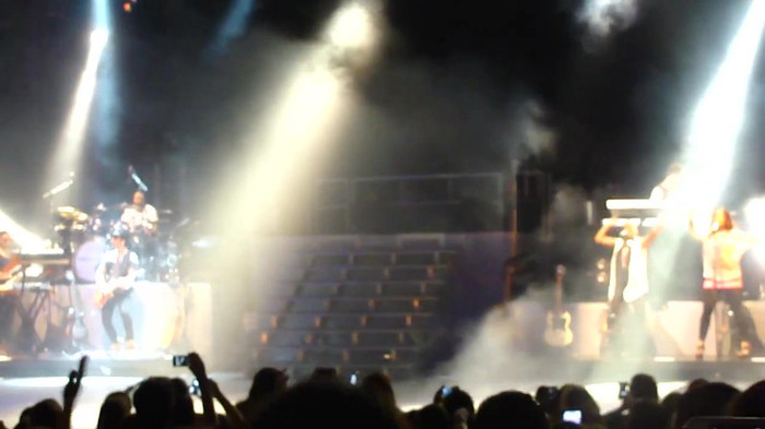 Entrance and All Night Long- Demi Lovato 03641