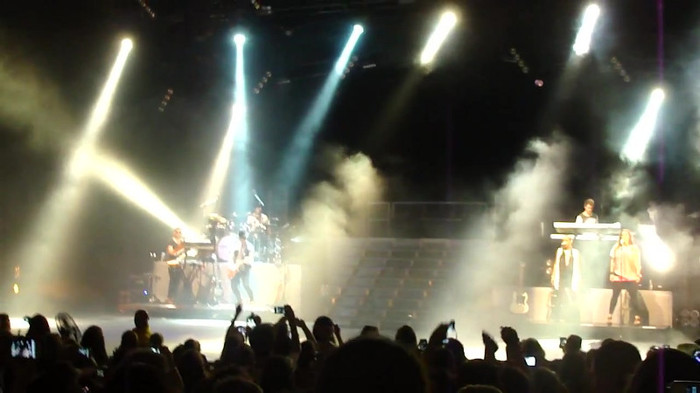 Entrance and All Night Long- Demi Lovato 03314
