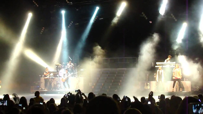 Entrance and All Night Long- Demi Lovato 03364