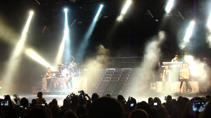 Entrance and All Night Long- Demi Lovato 03378