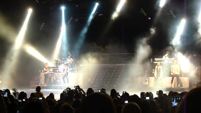 Entrance and All Night Long- Demi Lovato 03404