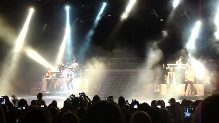 Entrance and All Night Long- Demi Lovato 03410