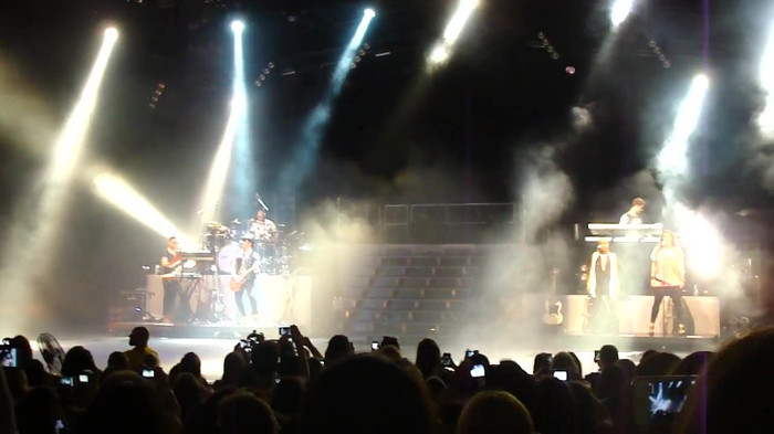 Entrance and All Night Long- Demi Lovato 03412