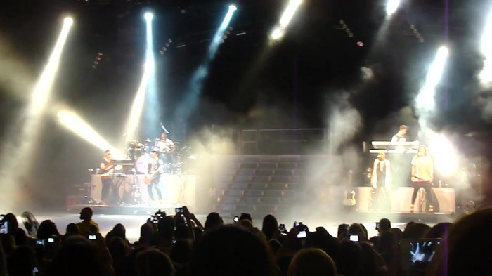 Entrance and All Night Long- Demi Lovato 03413