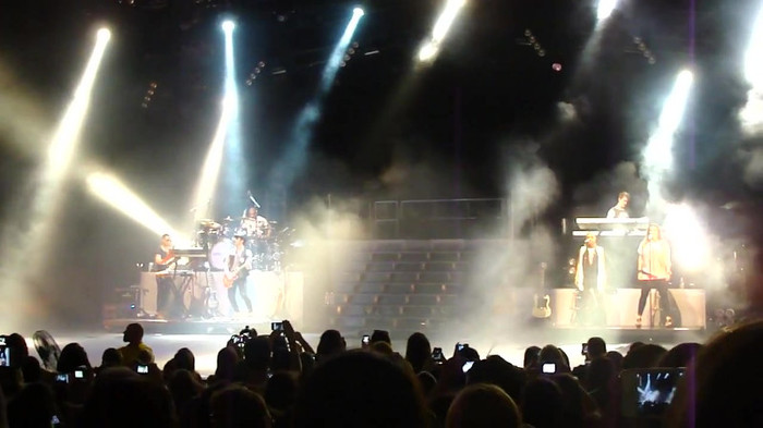 Entrance and All Night Long- Demi Lovato 03417