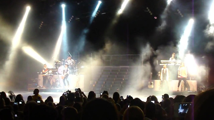 Entrance and All Night Long- Demi Lovato 03438