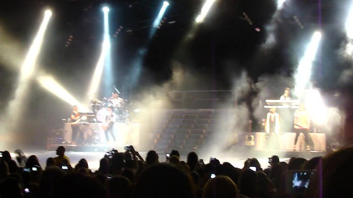 Entrance and All Night Long- Demi Lovato 03445