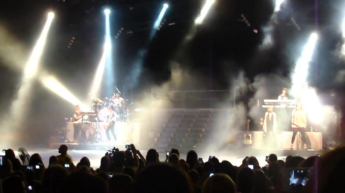 Entrance and All Night Long- Demi Lovato 03449