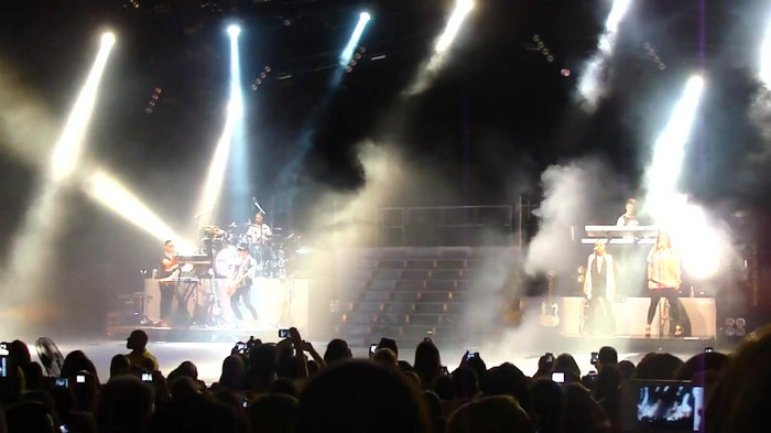 Entrance and All Night Long- Demi Lovato 03475