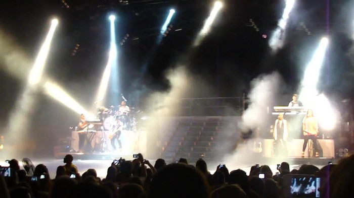 Entrance and All Night Long- Demi Lovato 03488