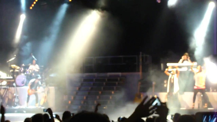 Entrance and All Night Long- Demi Lovato 03825