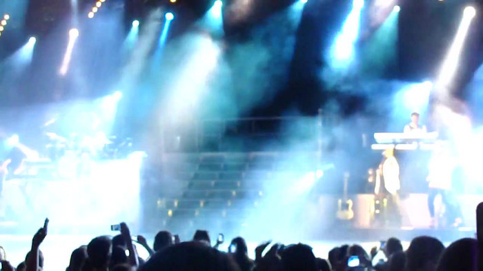 Entrance and All Night Long- Demi Lovato 03952