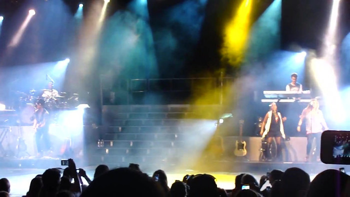 Entrance and All Night Long- Demi Lovato 04012