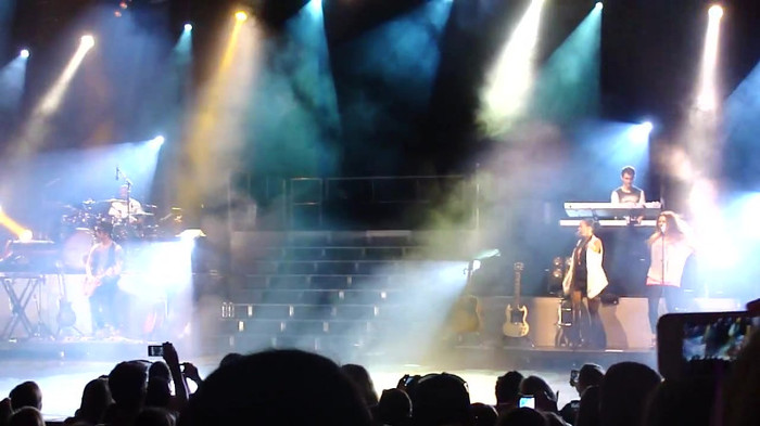 Entrance and All Night Long- Demi Lovato 04049