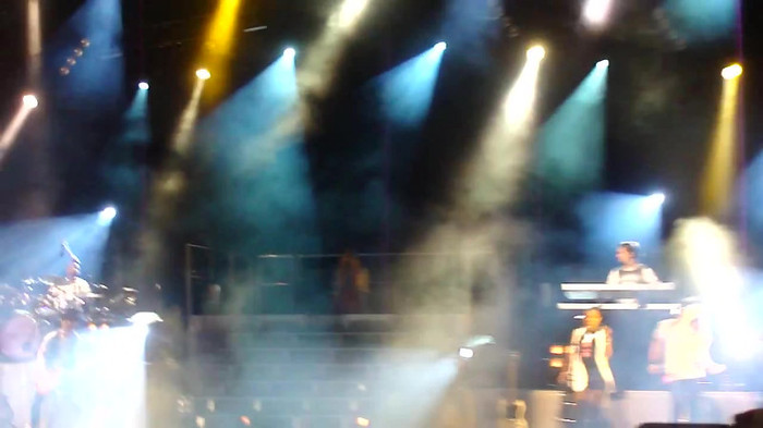 Entrance and All Night Long- Demi Lovato 04552
