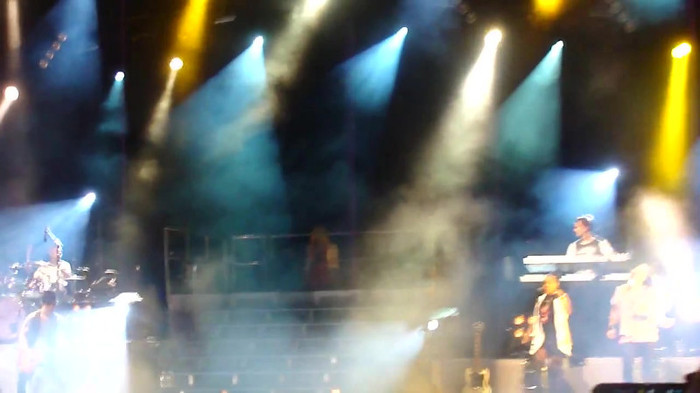 Entrance and All Night Long- Demi Lovato 04560