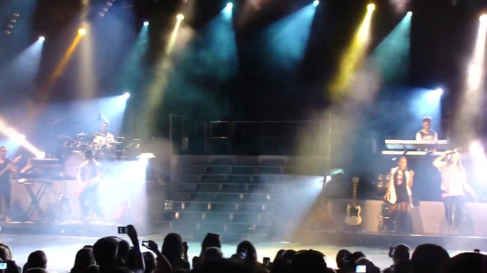 Entrance and All Night Long- Demi Lovato 04129