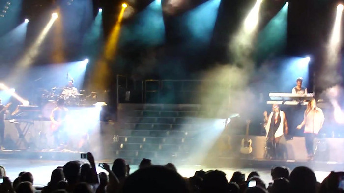 Entrance and All Night Long- Demi Lovato 04187