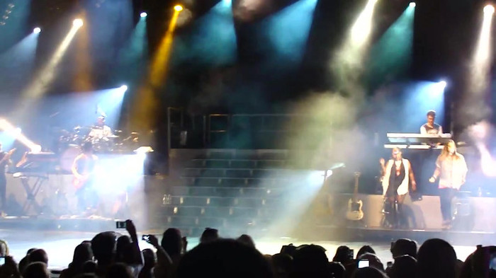 Entrance and All Night Long- Demi Lovato 04189