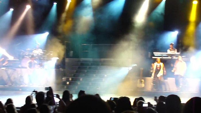 Entrance and All Night Long- Demi Lovato 04294