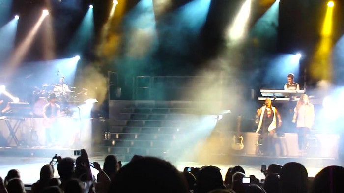 Entrance and All Night Long- Demi Lovato 04297
