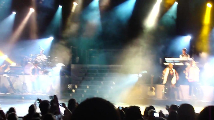 Entrance and All Night Long- Demi Lovato 04303
