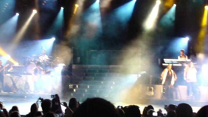 Entrance and All Night Long- Demi Lovato 04308