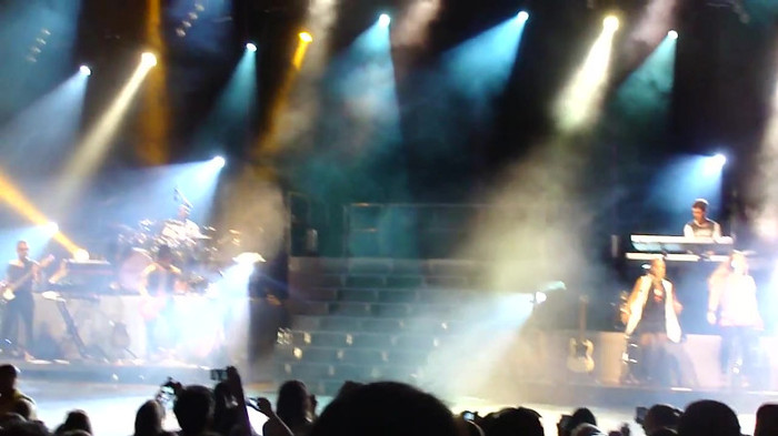 Entrance and All Night Long- Demi Lovato 04318