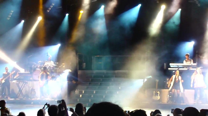 Entrance and All Night Long- Demi Lovato 04325