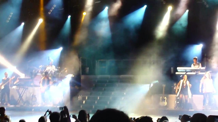Entrance and All Night Long- Demi Lovato 04326