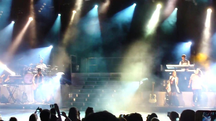 Entrance and All Night Long- Demi Lovato 04343