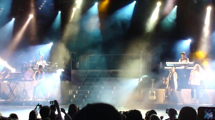 Entrance and All Night Long- Demi Lovato 04351
